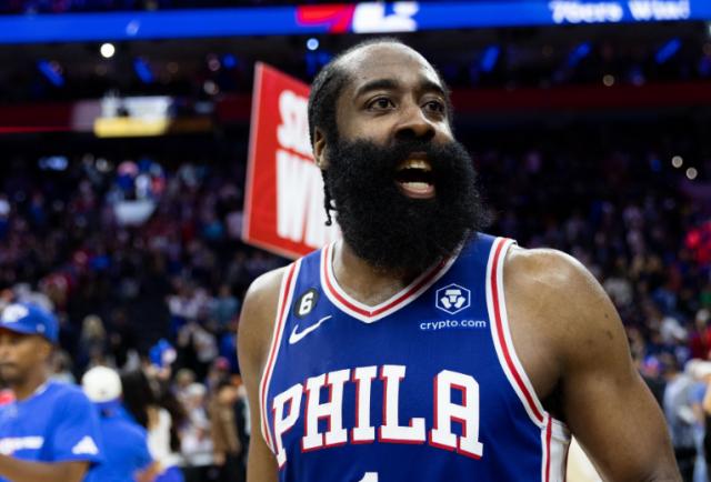 哈登撕破脸皮舆论两极分化：放弃球队是哈登典中典